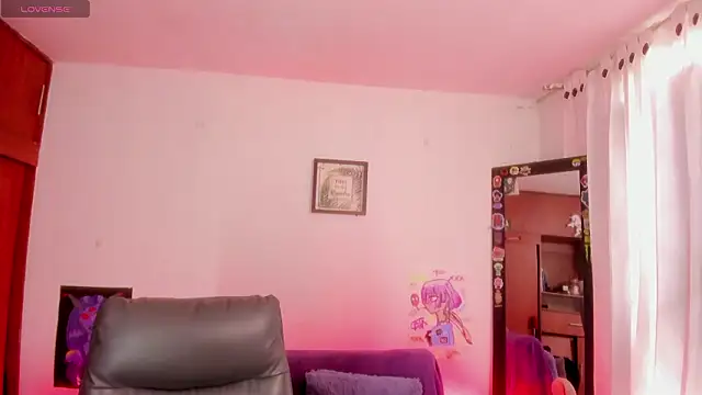 Snapshot of Cata_green chatting on February 9, 7:45 pm Cata green online show from February 9, 7:45 pm