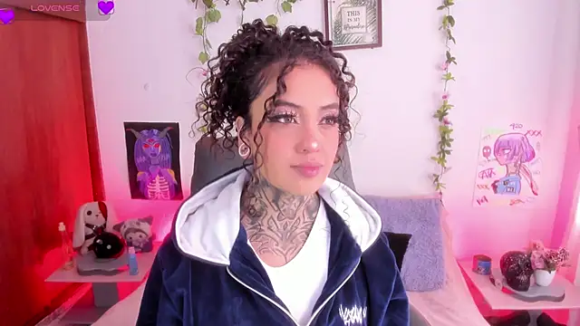 Snapshot of Cata_green chatting on January 17, 2:20 pm Cata green online show from January 17, 2:20 pm