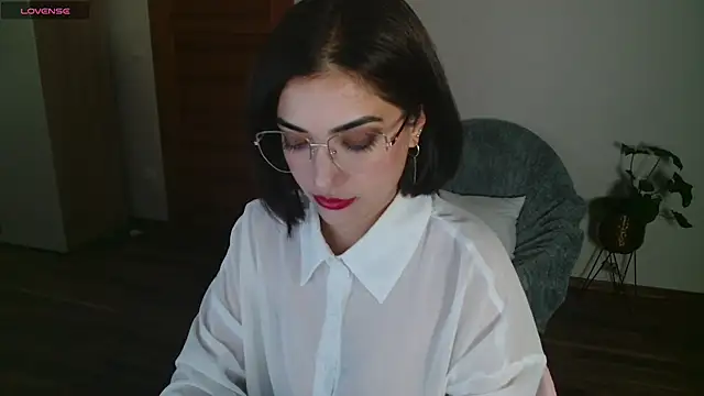mollyopris96 online show from October 20, 11:27 pm