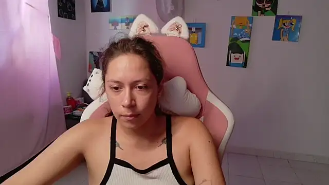 MommyMiaWs online show from February 9, 3:32 pm