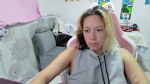 MommyMiaWs online show from May 13, 2:13 pm