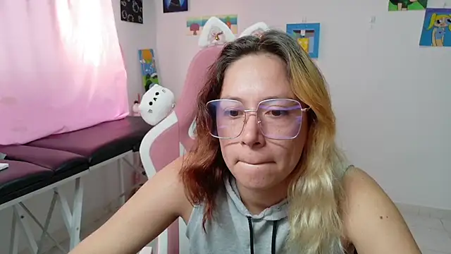 MommyMiaWs online show from January 17, 5:05 pm