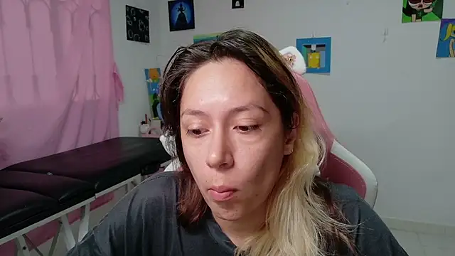 MommyMiaWs online show from January 15, 1:25 pm