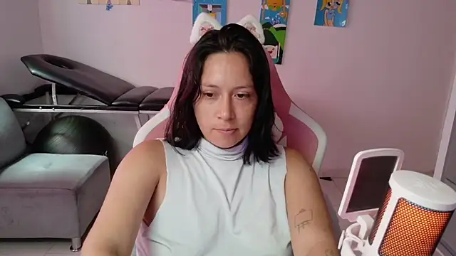 MommyMiaWs online show from June 20, 3:28 pm