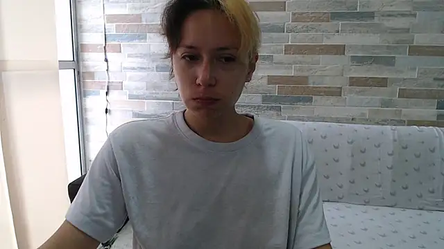 Snapshot of MommyMiaWs chatting on September 25, 1:06 pm MommyMiaWs online show from September 25, 1:06 pm