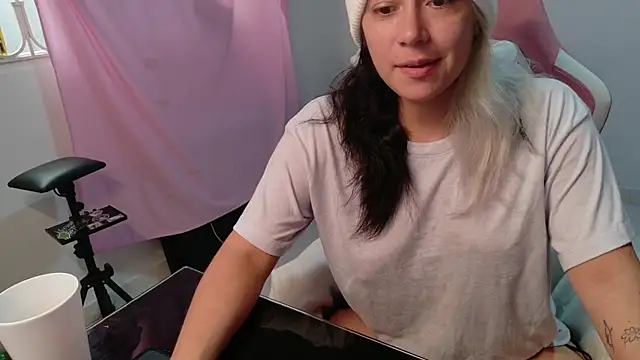 MommyMiaWs online show from February 17, 1:30 pm