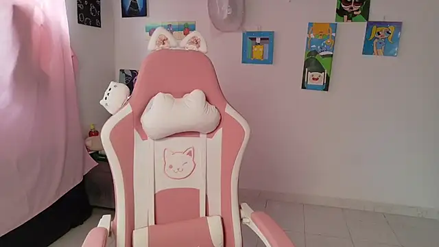 MommyMiaWs online show from February 10, 3:44 pm