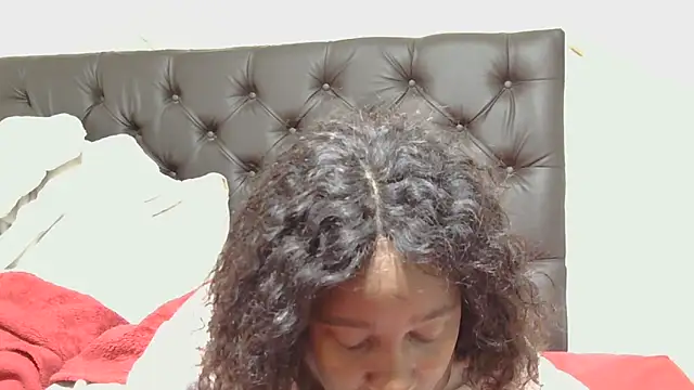 sluttylaura21 online show from February 18, 4:21 am