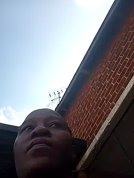 sluttylaura21 online show from March 17, 7:22 am