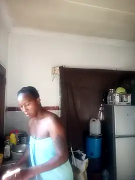 Snapshot of sluttylaura21 chatting on November 13, 5:22 am sluttylaura21 online show from November 13, 5:22 am