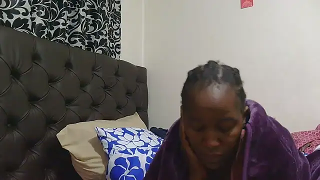 Snapshot of sluttylaura21 chatting on May 28, 4:42 am sluttylaura21 online show from May 28, 4:42 am