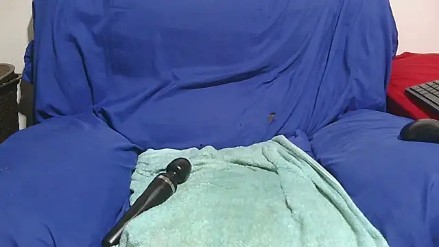 sluttylaura21 online show from March 20, 12:00 am