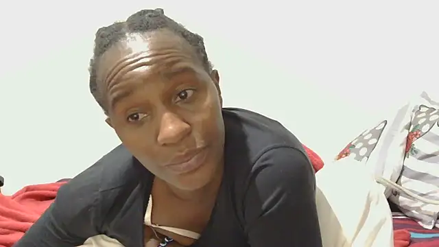 Snapshot of sluttylaura21 chatting on October 21, 5:12 pm sluttylaura21 online show from October 21, 5:12 pm