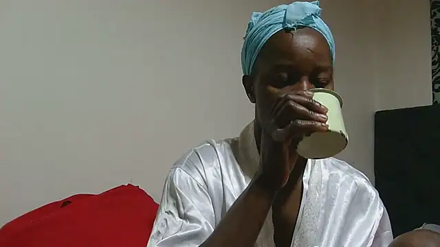 Snapshot of sluttylaura21 chatting on November 25, 5:19 am sluttylaura21 online show from November 25, 5:19 am