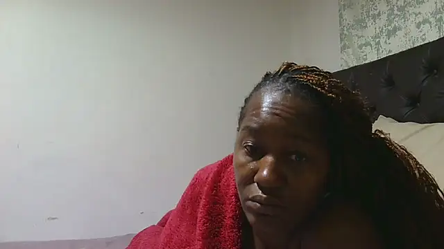 sluttylaura21 online show from April 13, 11:20 pm