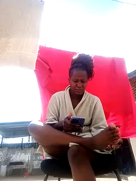 sluttylaura21 online show from April 10, 10:55 am