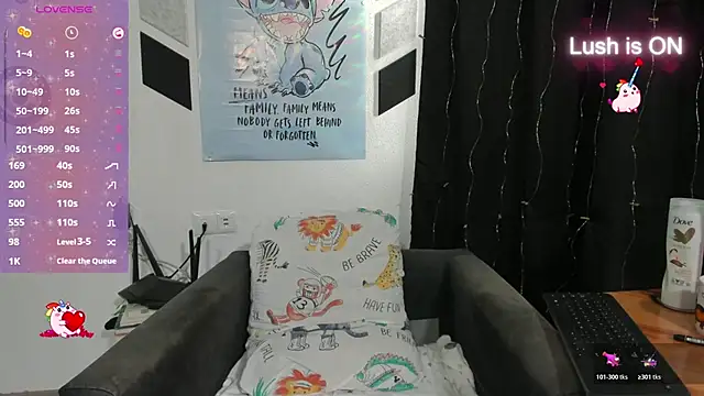 Snapshot of alexysgray chatting on November 7, 3:27 pm alexysgray online show from November 7, 3:27 pm