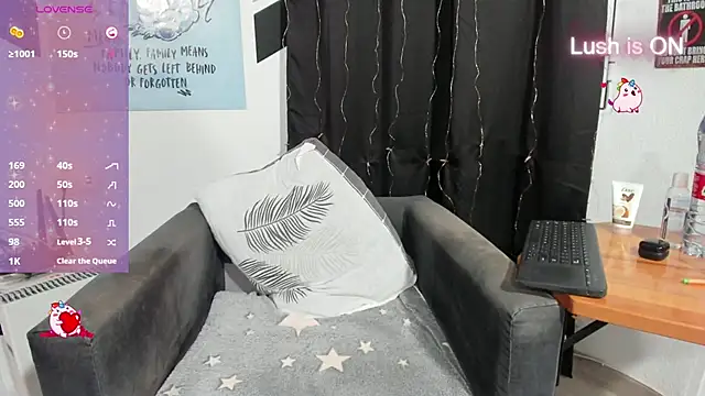 Snapshot of alexysgray chatting on November 26, 4:29 pm alexysgray online show from November 26, 4:29 pm