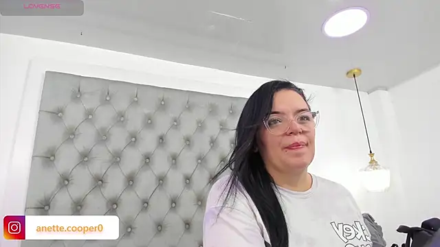 anette cooper online show from December 23, 3:28 am