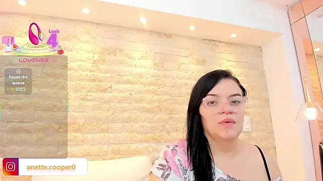 anette cooper online show from December 3, 3:40 am