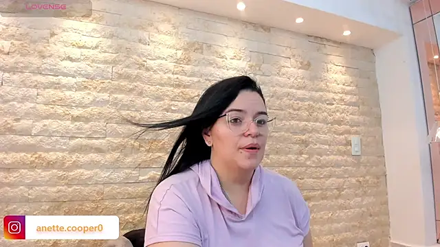 anette cooper online show from December 17, 3:22 am