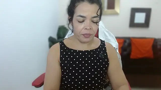 Snapshot of Abril_Beltran_ chatting on September 22, 7:20 pm Abril Beltran online show from September 22, 7:20 pm