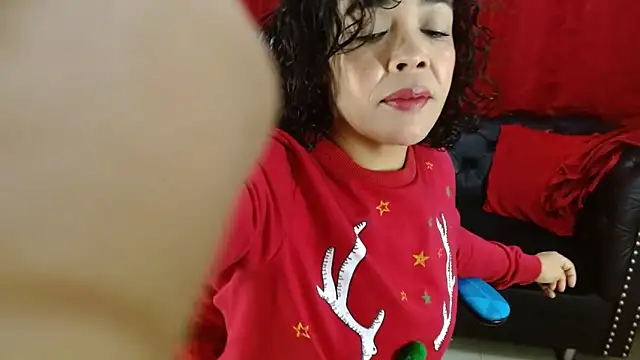 Snapshot of Abril_Beltran_ chatting on December 3, 10:42 pm Abril Beltran online show from December 3, 10:42 pm