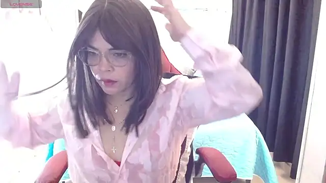 Snapshot of Abril_Beltran_ chatting on July 14, 9:54 pm Abril Beltran online show from July 14, 9:54 pm