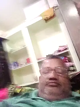 StarPacifist6 online show from December 18, 2:10 pm