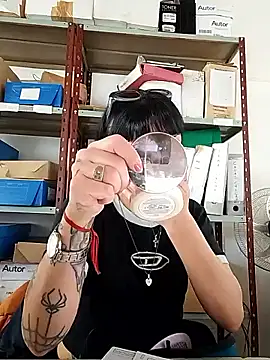 Snapshot of estefyzapata chatting on October 7, 8:43 pm estefyzapata online show from October 7, 8:43 pm