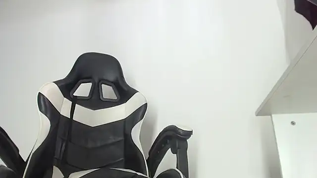 Camila Darks online show from December 3, 9:39 am