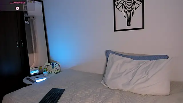 emilybae  online show from October 16, 12:08 am