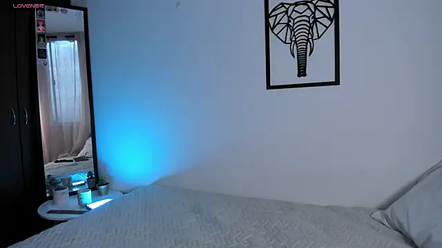 emilybae  online show from October 23, 10:30 pm