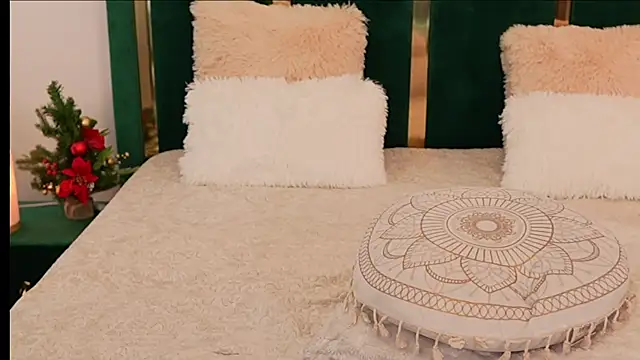 XeniaBlu online show from December 16, 12:20 pm