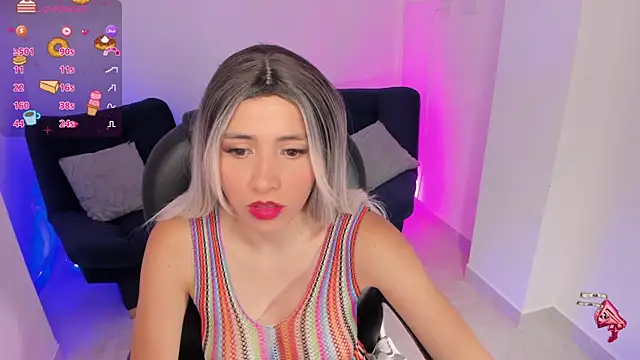 Snapshot of emilly_smith_1 chatting on July 2, 12:55 am emilly smith 1 online show from July 2, 12:55 am