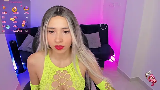 emilly smith 1 online show from November 29, 7:19 am