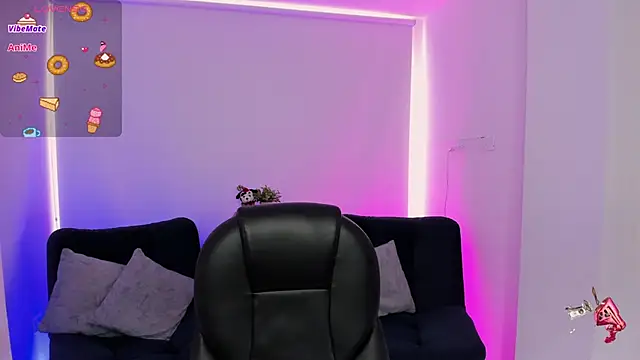 emilly smith 1 online show from February 14, 8:31 pm