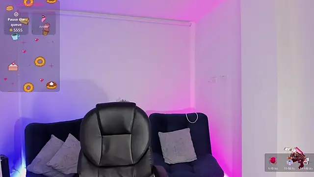 emilly smith 1 online show from December 4, 11:42 am