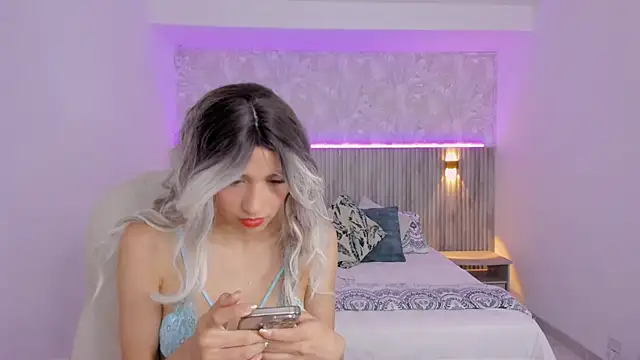 emilly smith 1 online show from March 8, 3:06 am