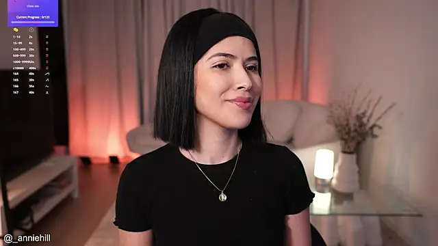 Snapshot of anniehillofficial chatting on February 2, 7:46 pm anniehillofficial online show from February 2, 7:46 pm