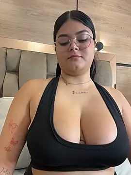 im mou  online show from February 24, 1:01 pm