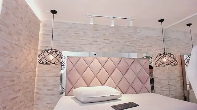 im mou  online show from March 18, 12:28 pm