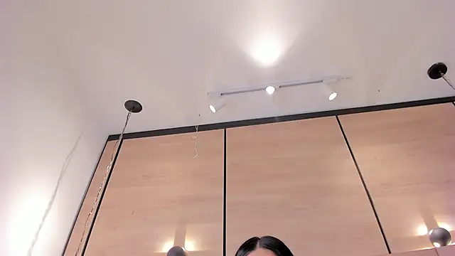 im mou  online show from April 15, 7:58 pm