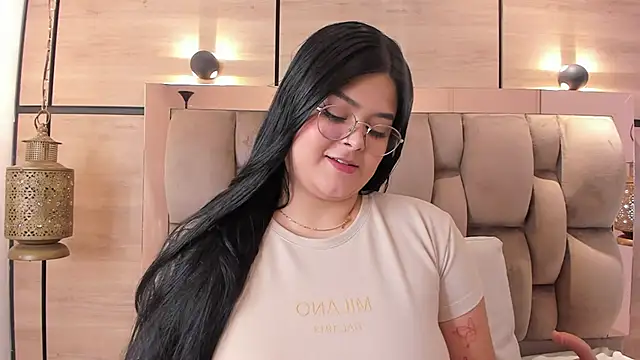 im mou  online show from December 19, 1:02 pm