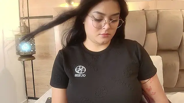 im mou  online show from November 12, 11:47 am