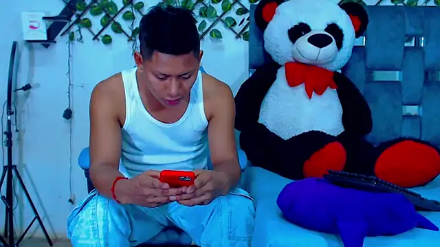 Hakim prettynigg online show from April 2, 10:05 pm