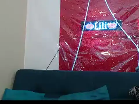 Snapshot of liliimilf chatting on October 8, 10:28 am liliimilf online show from October 8, 10:28 am