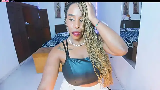 Snapshot of TAYLORR778 chatting on October 8, 6:52 pm TAYLORR778 online show from October 8, 6:52 pm