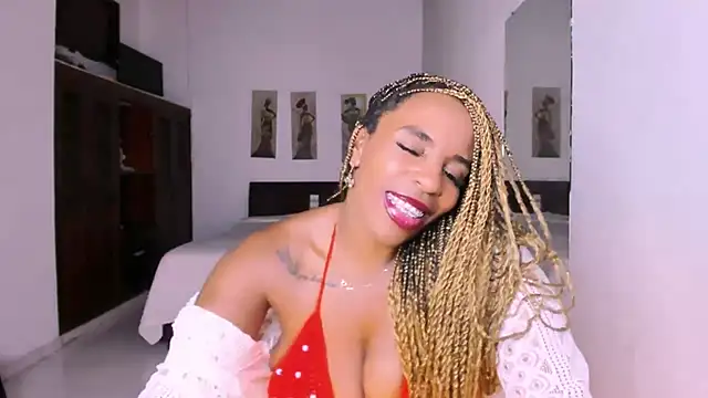 Snapshot of TAYLORR778 chatting on July 9, 7:13 pm TAYLORR778 online show from July 9, 7:13 pm