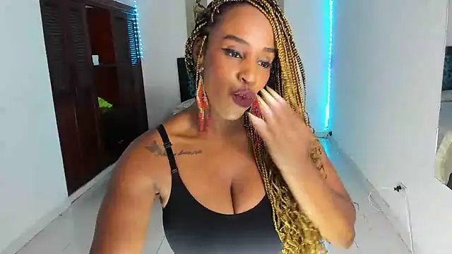 Snapshot of TAYLORR778 chatting on March 1, 6:43 pm TAYLORR778 online show from March 1, 6:43 pm